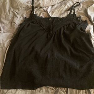 Lace trim textured tank